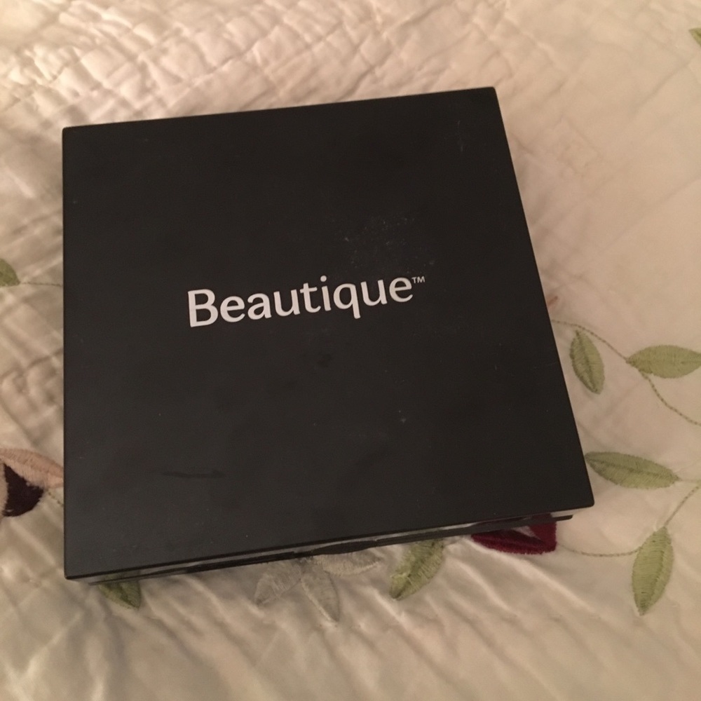 Beautique makeup kit